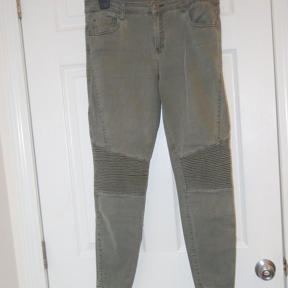 Pistola Women's Army Green Jeans w/ Knee Designs Size 30 - Picture 1 of 9